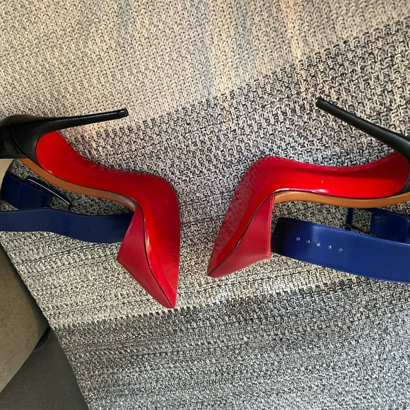 New Louboutin high heels. Size 37.5 or women’s 7. - Picture 2 of 3